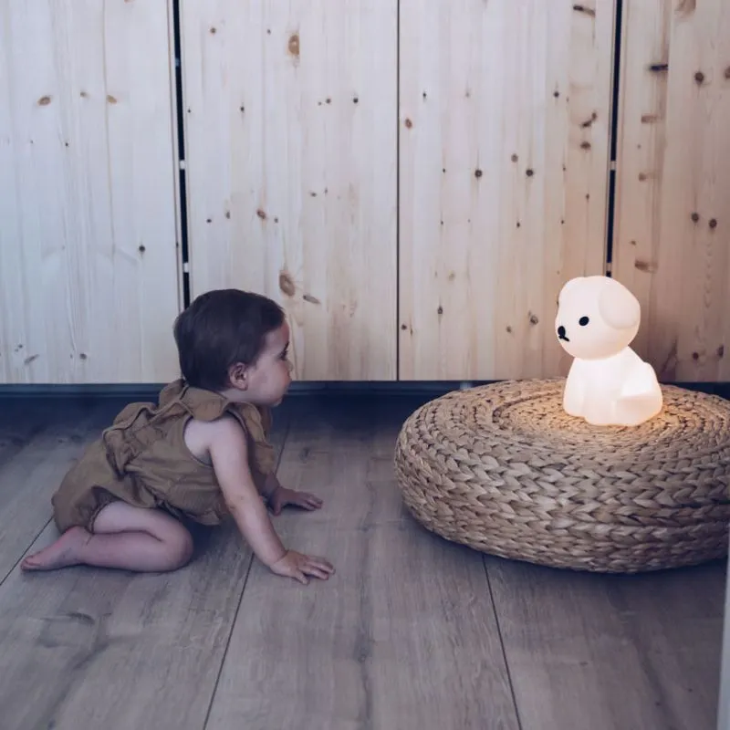 snuffy-firstlight_lifestyle1.webp