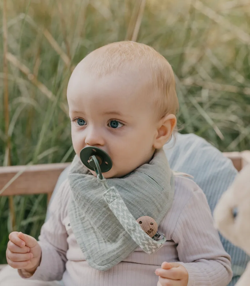 bibs-emzik-askisi-lifestyle-16-875x1000.webp