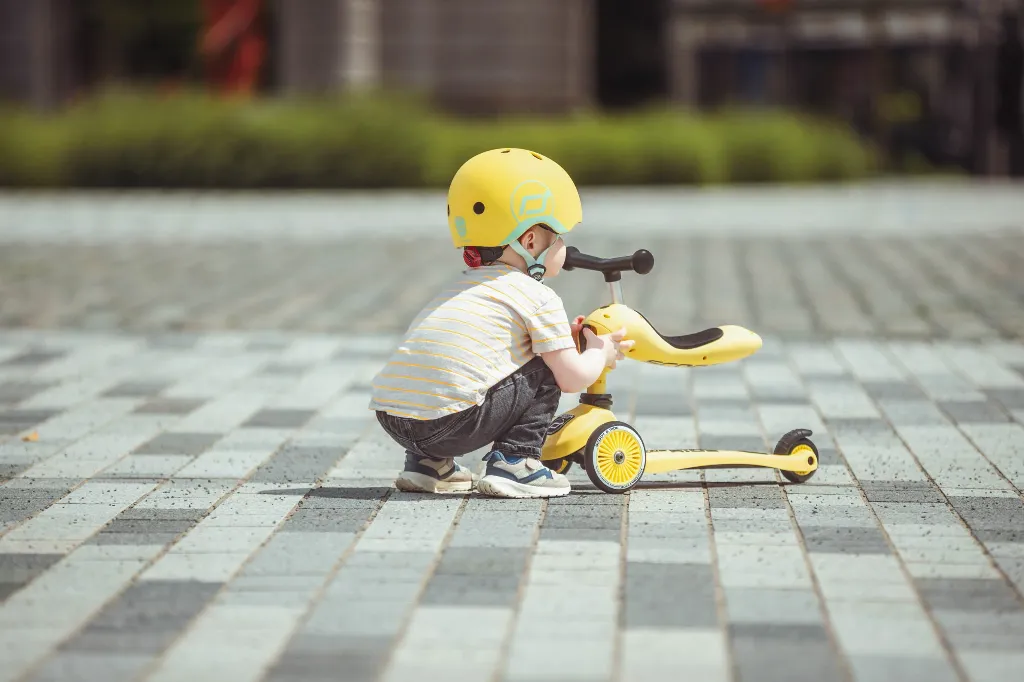 HIGHWAYKICK1-LEMON-SEAT-BOY-4586.webp